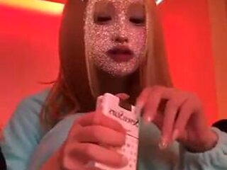 Cute Japanese babe shows how she do it