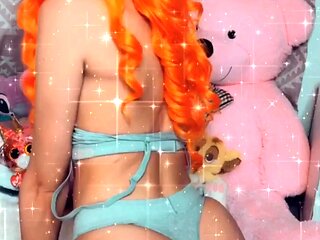 Close up fuck girl in big cock