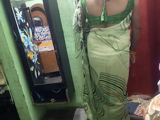 Very cute sexy Indian housewife sex enjoy very good hus...