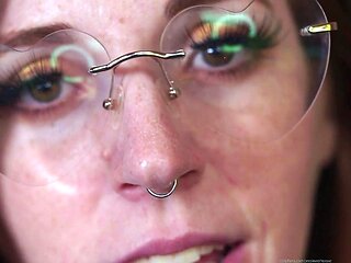 Solo girls masturbate until orgasm for