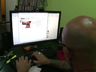 Seducing the Girl Online
