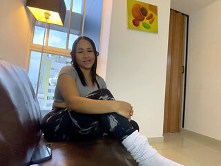 Stranger on the street gives me bills in exchange for my juicy pussy