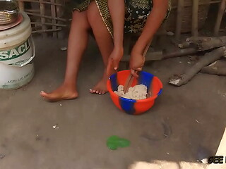 Village ameatur in the kitchen with two long dick