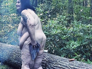 Chunky Got Skunky and Pored All Over Herself