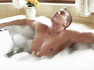 Bubble Bath Barebacking - EuroHunk