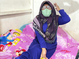 Aunty Riani Sange has no co-stars in the end to fulfill her lust