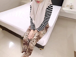 POV I Invited my Malaysia Step Sister to have a Secret Date. Hijab Melayu