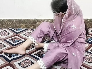 College girl hostel me jakar paise dekar jabar dasti pela