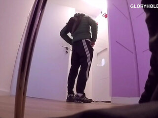 Twink trifft Proll - am Gloryhole wird's heftig!