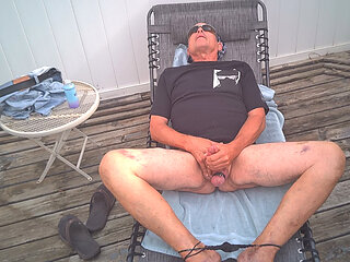I love Jerking0ff in the H0TT SUNN !