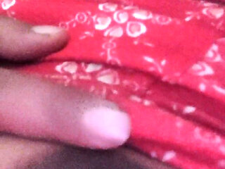 Bhabhi ji ke milky white boobs bhabhi ne blanket ke andar dudu ko dabaya