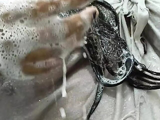 Desi NCR bhabhiji want creampie on her face