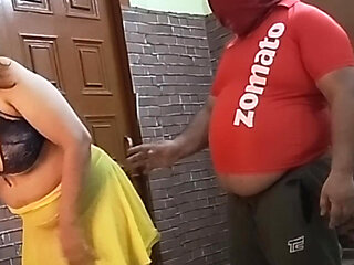 Bade ne shadi shuda bahen ke muh me lund diya jb wo aay