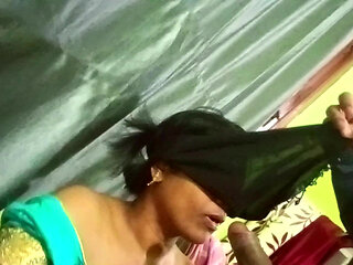 Muslim Bhabhi Razia Sultana Romantic Sex with Neighbor Man