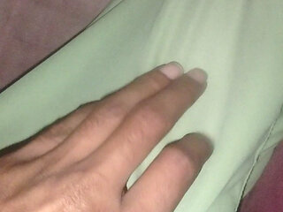 Who wanna get scratched by my nails