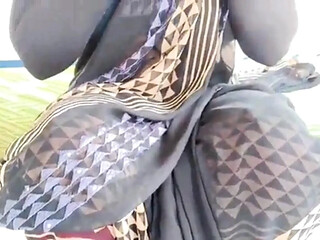 Hot Indian housewife's panty-filled saree seduction