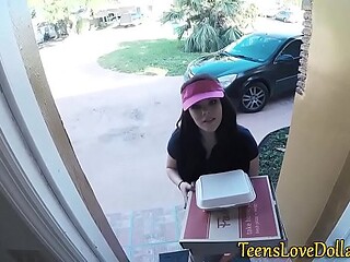 Hot teen gives head for cash and faces a satisfying cumshot