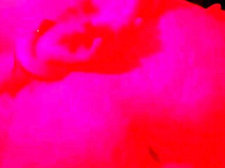 RICO SEXO APASIONADO BAJO LA LUZ ROJA! FANTASIA DE FOLLAR ATADO