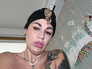 Married Arab Real Estate Agent in Hijab Fucked by Muslim Client