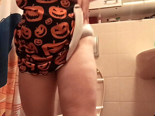 I hope my party guests don't hear me pissing