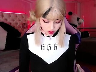 Hot amateur webcam teen masturbates for their fans