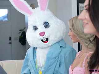Easter Sex with Stepmom and Stepsis - S23:E8