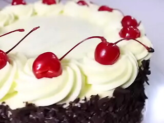 How to bake an eggless cake