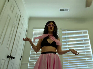 Devyn's Sultry '50s Giantess Fantasy 4K POV Tiny Thrills Awaits!