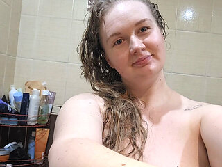 Busty BBW Gets Horny and Masturbates in the Bathroom