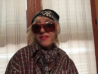 Italian Slut Debbie Jordan Blows Two Horny Men's Flutes - Amateur MILF Cum in Mouth Threesome