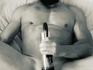 Cumming with a pompe