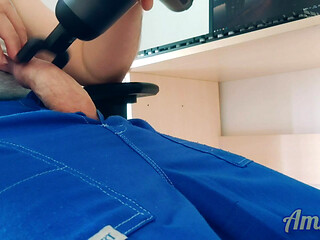 Gooner is jerking off at the computer and filling up a condom.