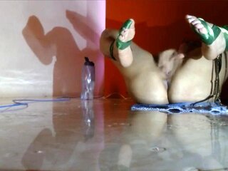 Squirtgoddes lindahotlick super squirts in green ribbon: Big Ass, Milf  Hardcore Porn