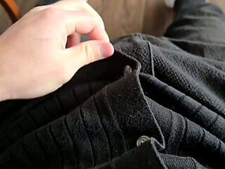 Mittagspause in wei&szlig_er Calvin Klein &ndash_ Hei&szlig_er Typ wichst durch den Stoff