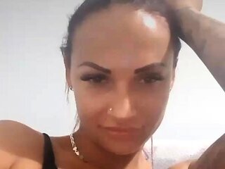 Brunette Solo Webcam Masturbation
