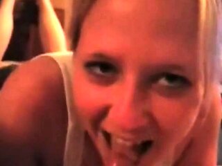 Deep-Throating American-Australian MILF Gives Best Blowjob