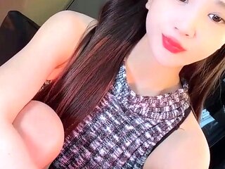 Naughty Japanese babe Ayaka Tomoda masturbates