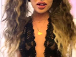 Webcam brunette solo masturbation