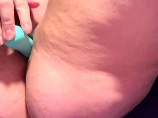BBW fingering and vibing