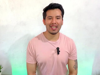 Amigo hetero le da sexo oral a los 20cm de vergota de su mejor amigo en el trabajo por primera vez! Relato sexual
