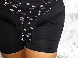 Probandome Prendas Intimas