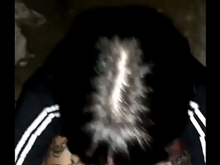 Se la chupe en p&uacute_blico al novio de mi amiga