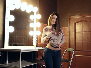 Casting Arina