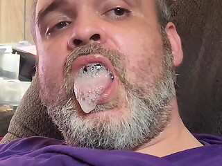 Amateur gets Huge Mouthful of Cum