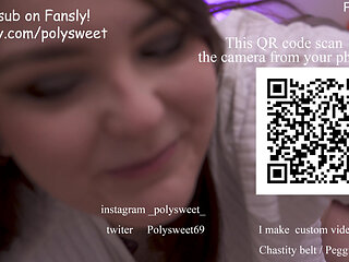 Milf solo masturbates with a dildo on the bed