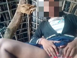 Indian girl Rj Nisha pleasures herself in Oman with her fingers