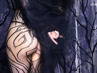 In to maleficenteyes...