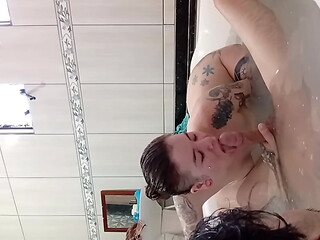 Te comer na banheira