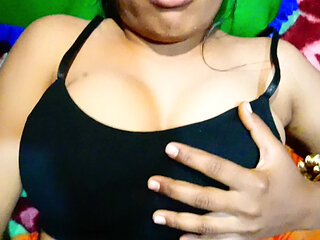 Meri gharwali ke sath sex ke maje le rahe hain