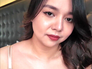 I Know You Secretly Want to Take My Bra off